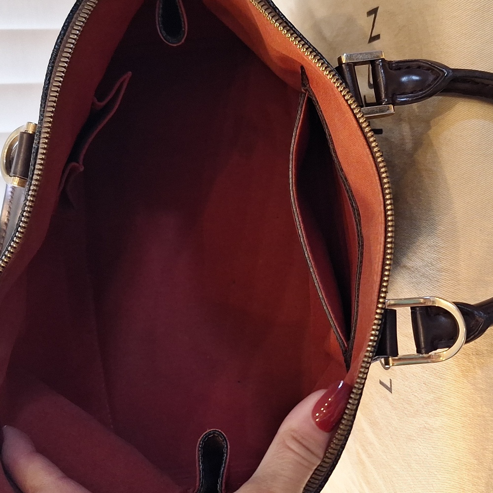 Louis Vuitton Alma - Picture 14 of 16